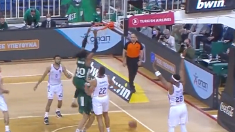 «Άγριος» Έβανς... από τα λάβαρα του ΟΑΚΑ! (vid)