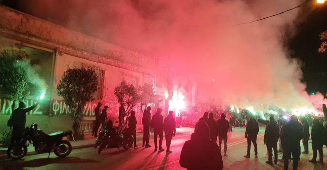 Οπαδοί του Παναθηναϊκού τίμησαν τον Μιχάλη Φιλόπουλο στο σημείο της δολοφονίας (vid)