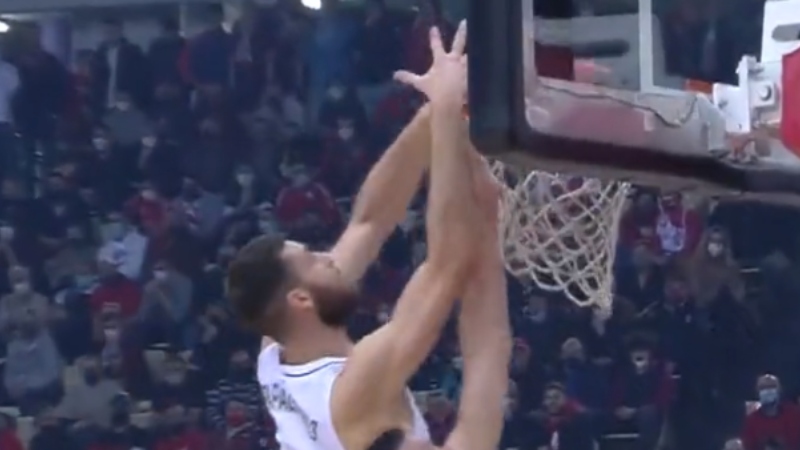 Φοβερό alley oop κάρφωμα ο Παπαγιάννης από πάσα του Νέντοβιτς (vid)