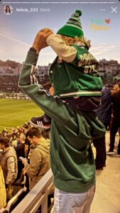 Η Φελίσια Λαπάτη πήρε τον γιο της για πρώτη φορά στη Λεωφόρο και έφερε... γούρι! (pic)