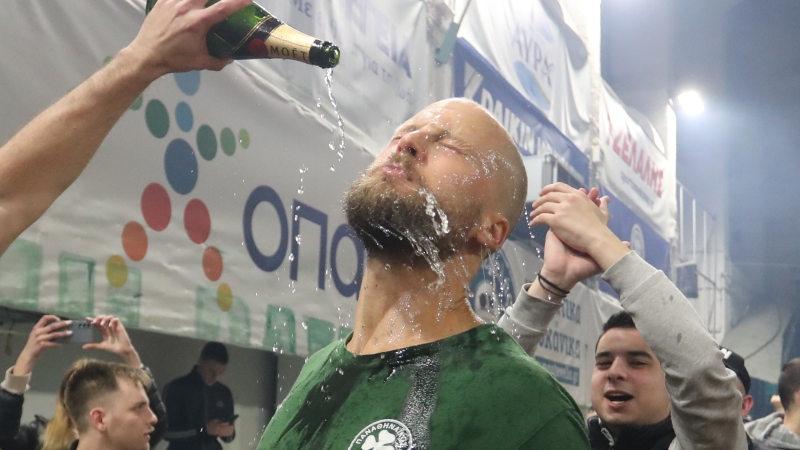 Γιάκομπσεν: «Εξίσου σημαντικό ότι το πήραμε στον Πειραιά - Δεν έχω μιλήσει για την παραμονή μου»