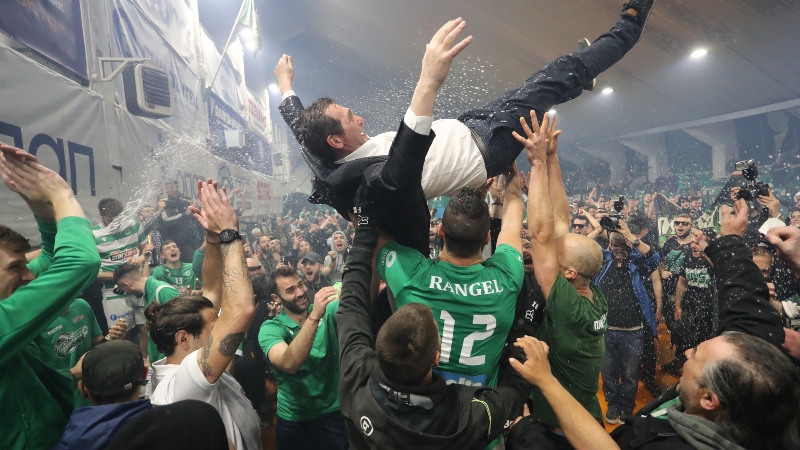 Πανικός στο «Παύλος Γιαννακόπουλος»: Έγιναν... ένα με τους Πρωταθλητές οι οπαδοί του Παναθηναϊκού (pics)