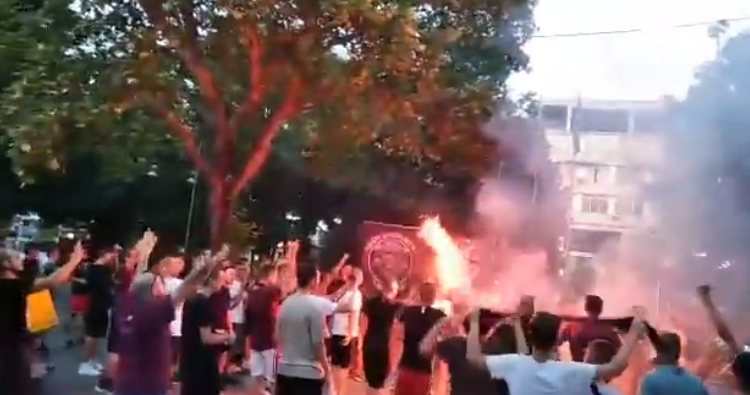 «Έκαψαν» την πλατεία στη Λάρισα για την αποχώρηση Κούγια! (vid)