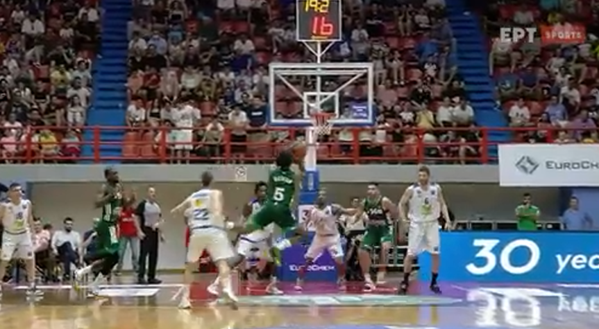 Απίθανο καλάθι - φάουλ του Ντάριλ Μέικον (vid)