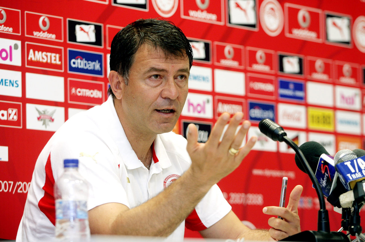 Υποψήφιος για τον πάγκο του Ολυμπιακού ο Τάκης Λεμονής!