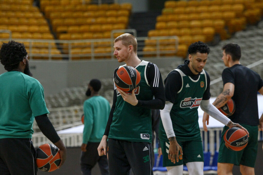 Ουάιτ: «Ηγέτης στον Παναθηναϊκό ο Γκριγκόνις, ο Σάρας «σκότωνε» τον Ουόλτερς στη Ζαλγκίρις»