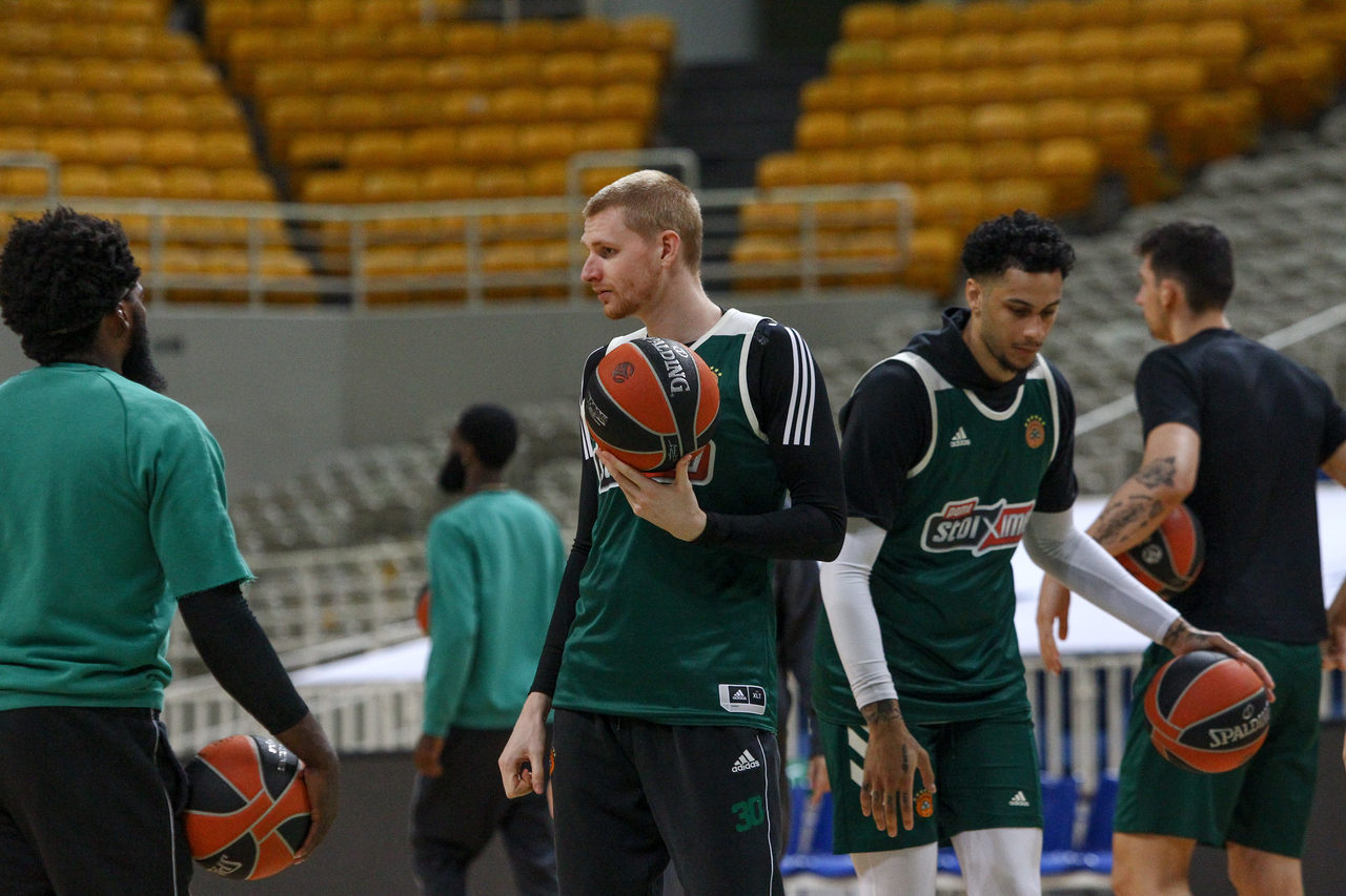 Ουάιτ: «Ηγέτης στον Παναθηναϊκό ο Γκριγκόνις, ο Σάρας «σκότωνε» τον Ουόλτερς στη Ζαλγκίρις»