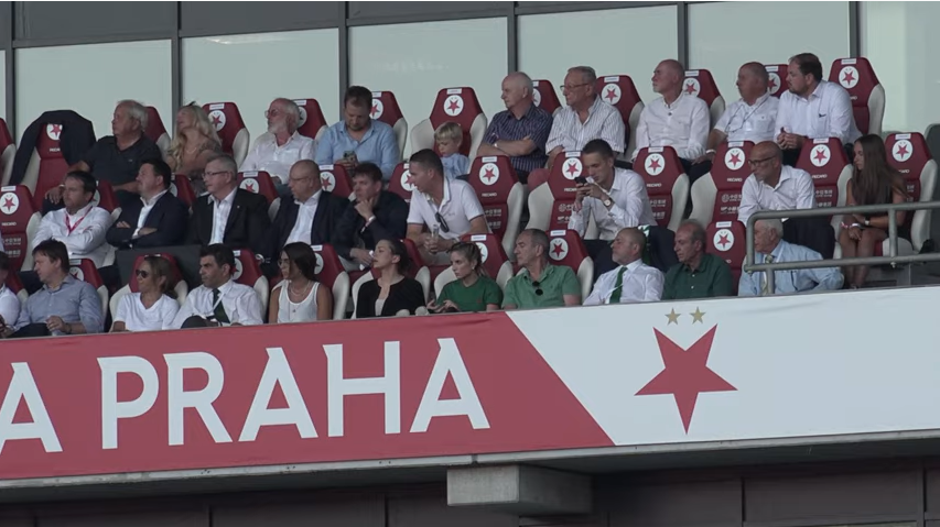 Παρασκήνιο από την Πράγα: Οι φωνές του Ιβάν και οι αντιδράσεις Αλαφούζου