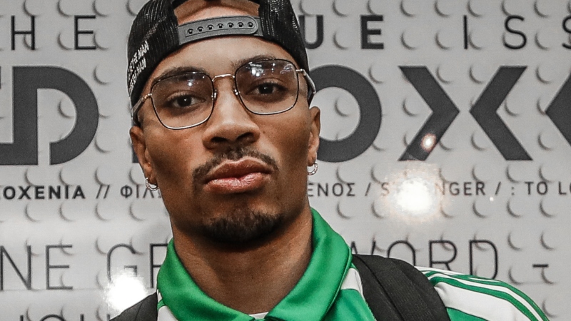 «Πράσινη» άφιξη στην Αθήνα - Έφθασε ο Άντριου Άντριους!