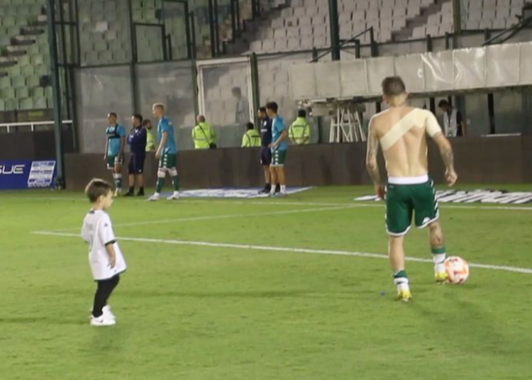 Μοναδικό βίντεο: Ο Μπερνάρ παίζει ποδόσφαιρο με το γιο του στη Λεωφόρο μετά το ντέρμπι (vid)