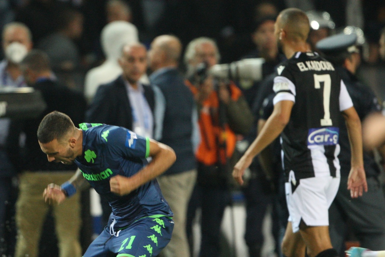 Κουρμπέλης: «Αυτά είπαμε στα αποδυτήρια»