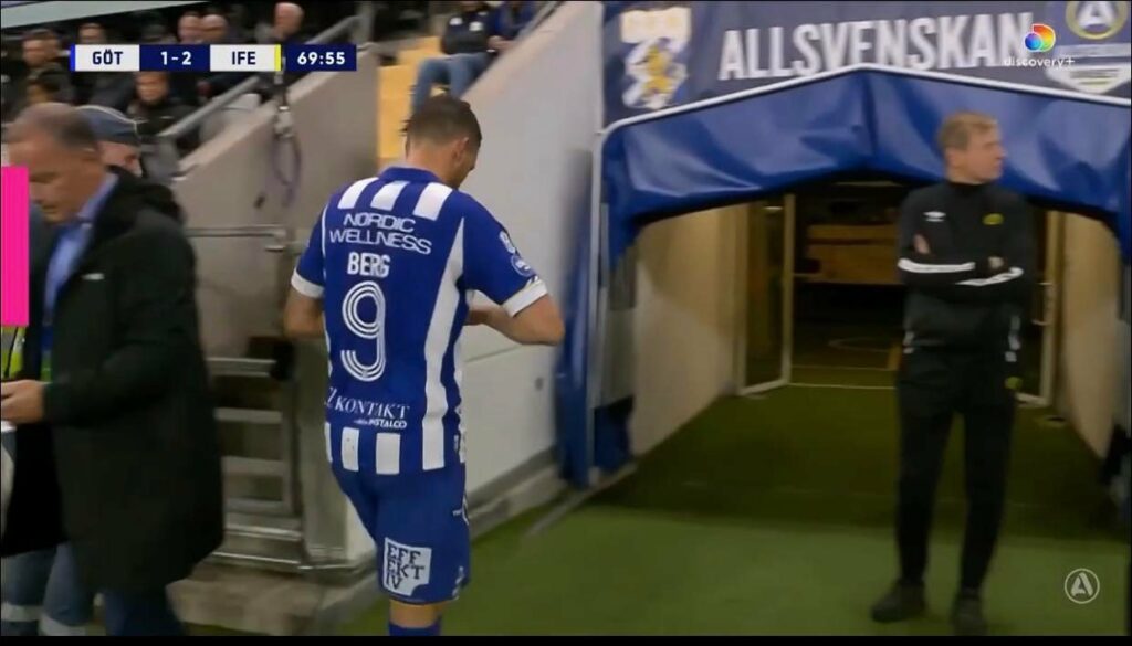 «Επιτέθηκε» σε διαιτητή ο Μπεργκ και αποβλήθηκε! (vid)