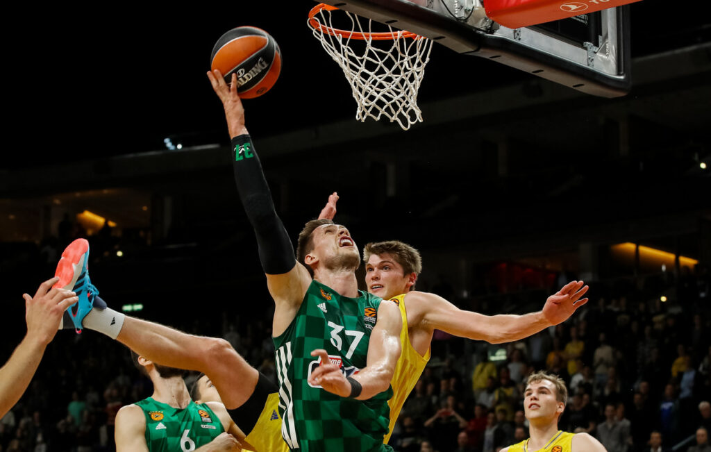 Χτύπησε ο Πονίτκα αλλά το πάλεψε!