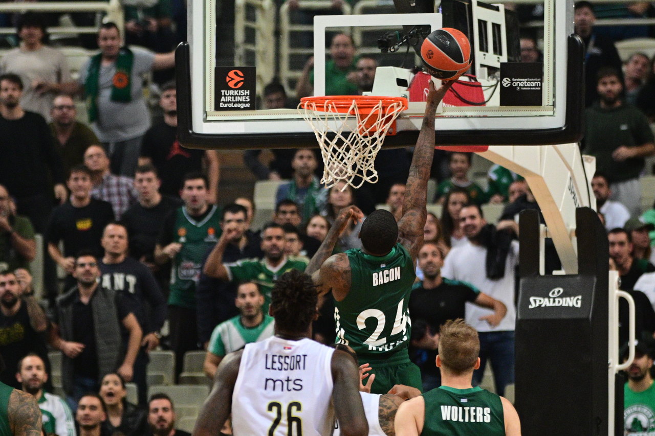 Παναθηναϊκός: Η απόφαση για αυτόν που πέταξε το μπουκάλι στο ΟΑΚΑ