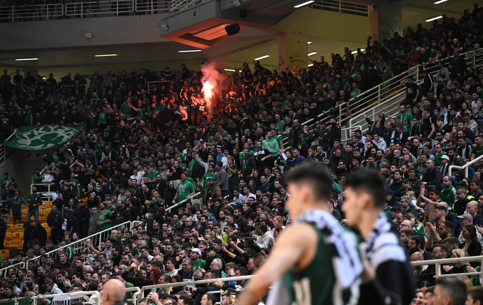 Ξέσπασμα οπαδών στο ΟΑΚΑ: «Στο Φάληρο ερχόμαστε...»