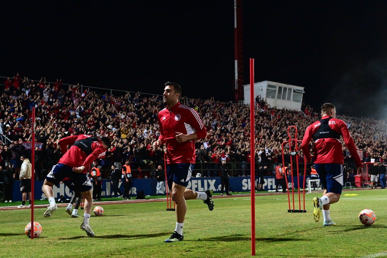 Θύρα 7 για ΠΑΟ: «Νικήστε τους πελάτες που τους γνωρίζουμε μονάχα από τις πλάτες!»