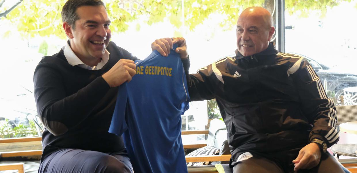 «Θέλει... μπαμ με Ρότσα ο Τσίπρας!»