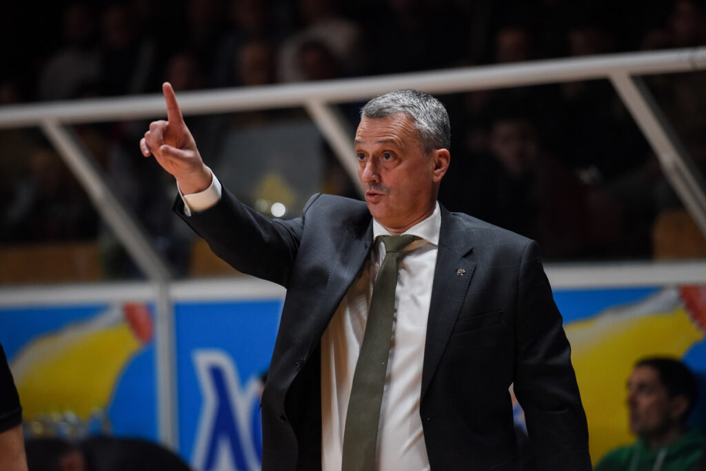 Βόβορας: Τι δήλωσε για τον τραυματισμό του Ουόλτερς ενόψει Ολυμπιακού