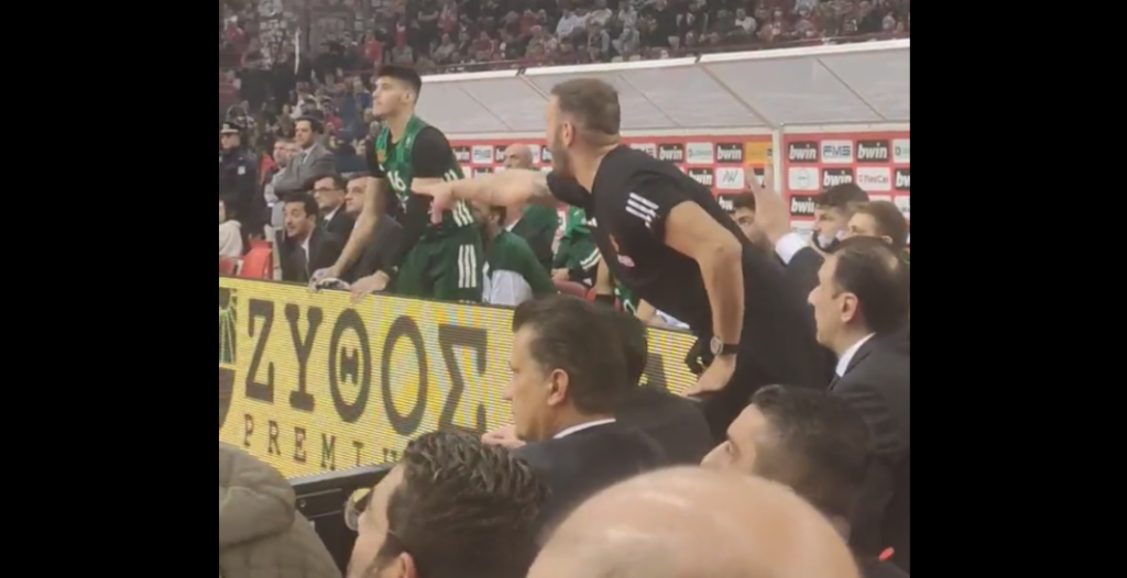 Τα... έβαλε με τους διαιτητές ο Νίκος Παππάς στο ΣΕΦ! (vid)