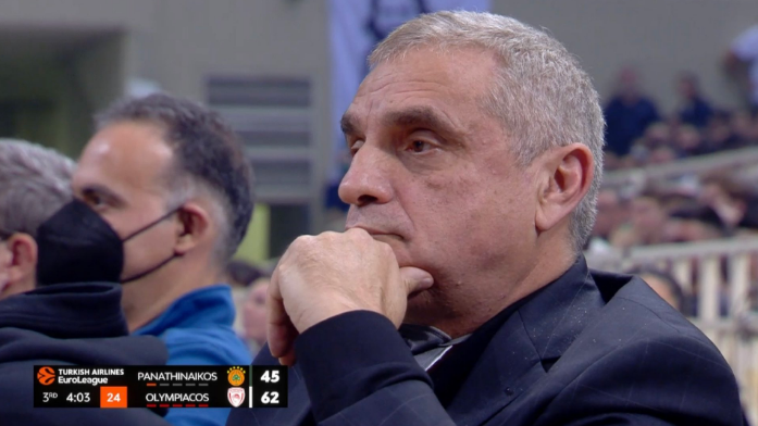 Προβληματισμένος ο Πεδουλάκης - Αυξήθηκε η διαφορά στο ντέρμπι (pic)