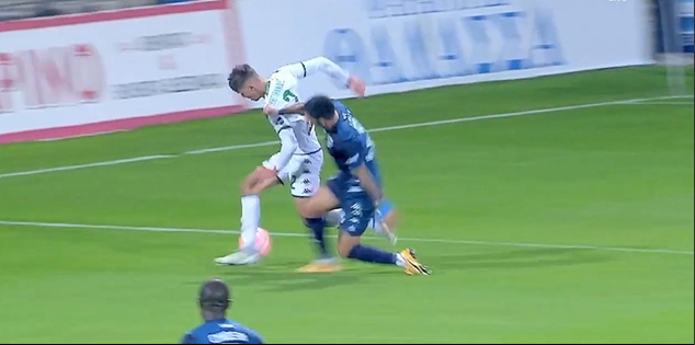 Τράβηγμα - γκρέμισμα στον Βαγιαννίδη, δεν είδαν πέναλτι οι διαιτητές! (pics) Τράβηγμα - γκρέμισμα στον Βαγιαννίδη, δεν είδαν πέναλτι οι διαιτητές! (pics)