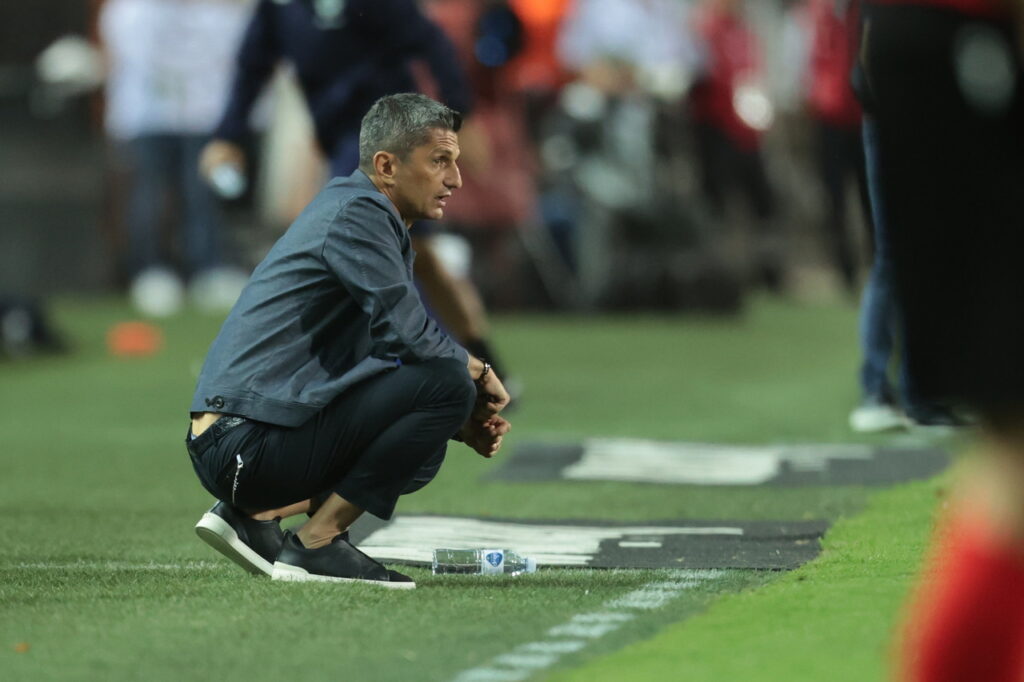 Λουτσέσκου στους παίκτες: «Αυτοί πιέζονται, εμείς τη νίκη. Είστε καλύτεροι»