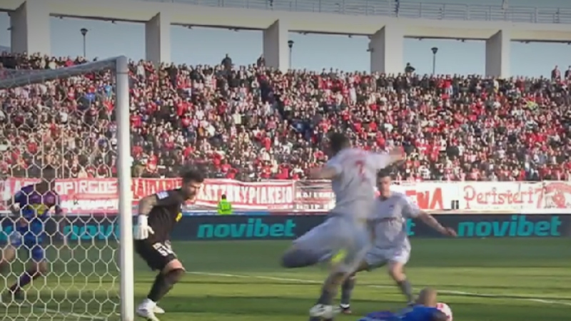 Μία από τα... ίδια ο Βόλος - «Τρώει» τρία στο ημίχρονο από Ολυμπιακό! (vids)