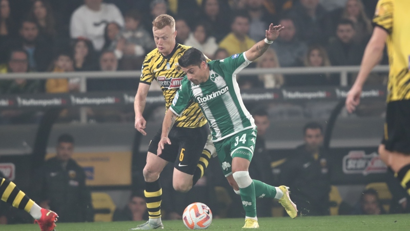 Χάρισε τρεις κίτρινες κάρτες στην ΑΕΚ ο Νόμπρε!