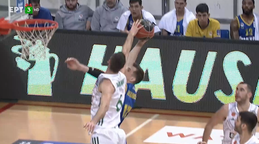 «Ρεσιτάλ» διαιτησίας: Μπλοκ Παπαγιάννη σε Αγραβάνη έγινε... φάουλ και τεχνική ποινή! (vid)