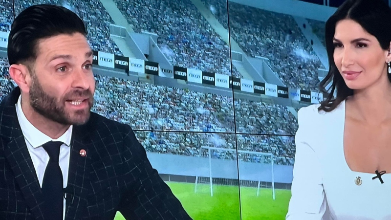 Σπάθας: «Δεν παρεμποδίζει ξεκάθαρα τον Σάρλια ο Ελ Αραμπί - Κανονικό το γκολ του Ολυμπιακού!» (vid)