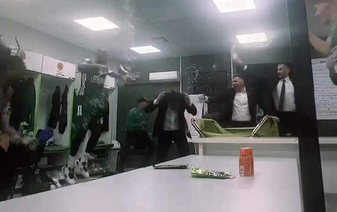 Χαμόγελα στον «Εξάστερο» - Το... μπουγέλο των παικτών στον Σερέλη (vid)