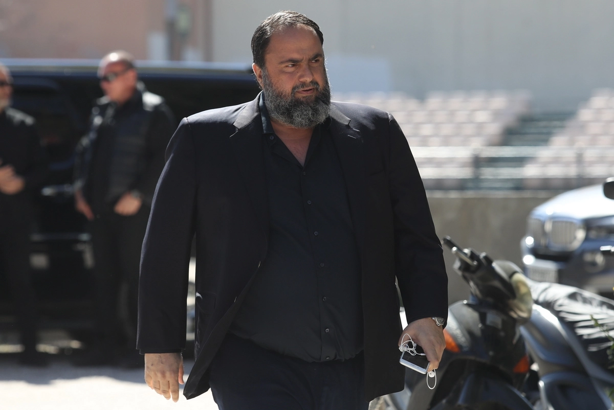 Μαρινάκης στους δημοσιογράφους: «Ολα τα Σκ@τ@ Μαζεμένα»