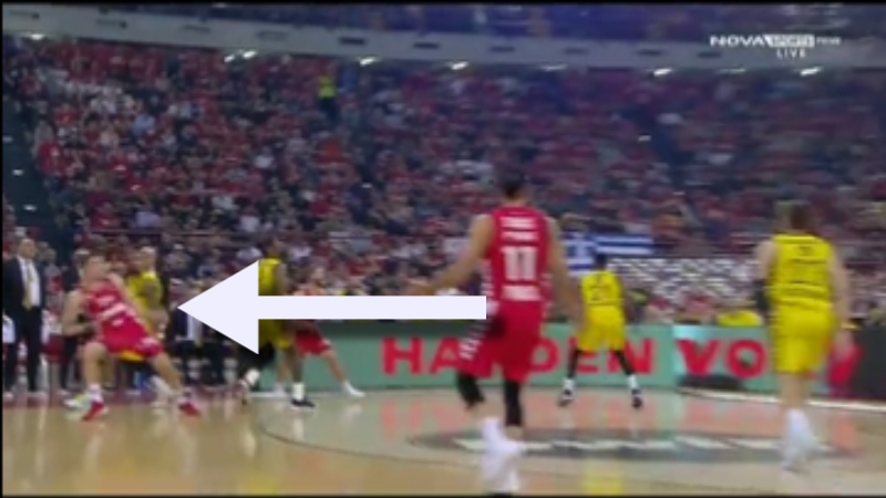 Ξεφτίλα! Viral το θέατρο του Βεζένκοφ (vid)