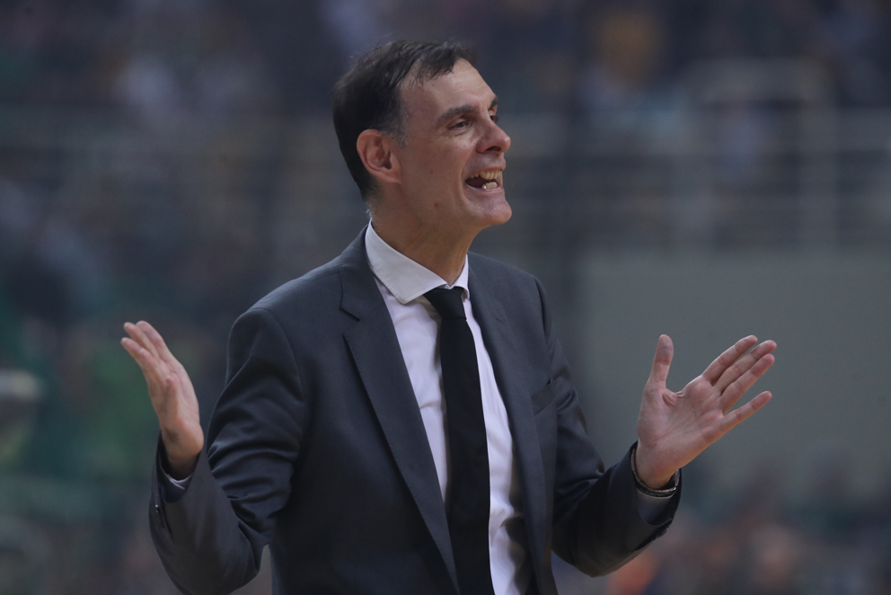 Μπαρτζώκας για διαιτησία: «Απορώ πώς δόθηκαν αυτά στον Γουόκαπ»