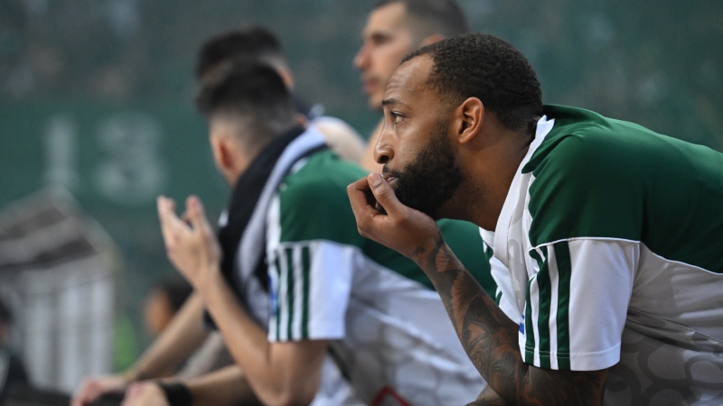 Ο Ντέρικ Γουίλιαμς χρωστάει μια ματσάρα!