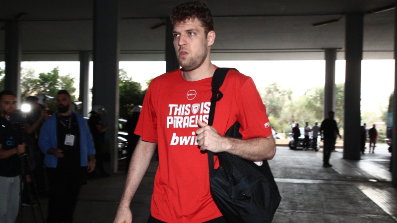 Με Βεζένκοφ στο ντέρμπι ο Ολυμπιακός