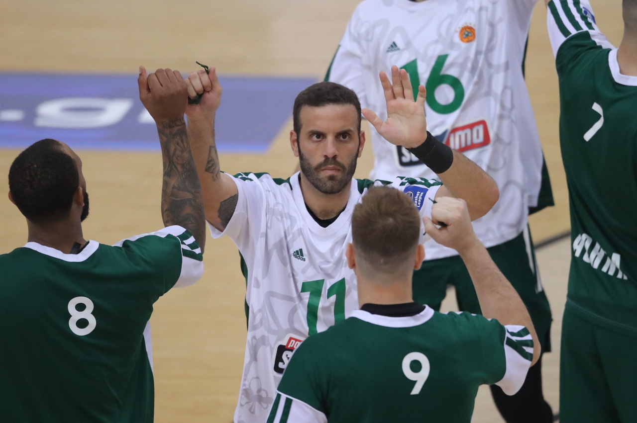 Τρομερές στιγμές: Aποθεώθηκε ο Παππάς στο ΟΑΚΑ!