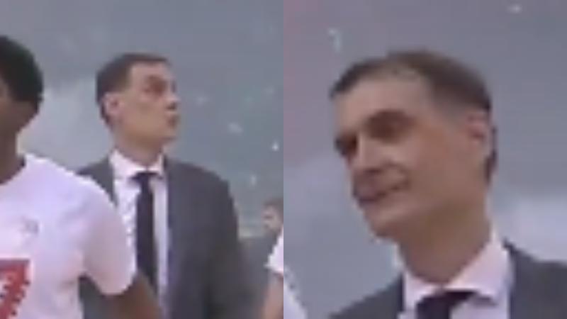 Απίστευτο: Ο Μπαρτζώκας έστειλε φιλιά στην εξέδρα! (vid)