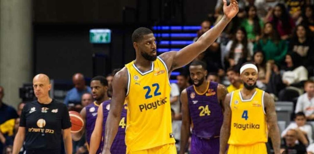 «Ο Παναθηναϊκός παρακολουθεί στενά τον Πόιθρες»