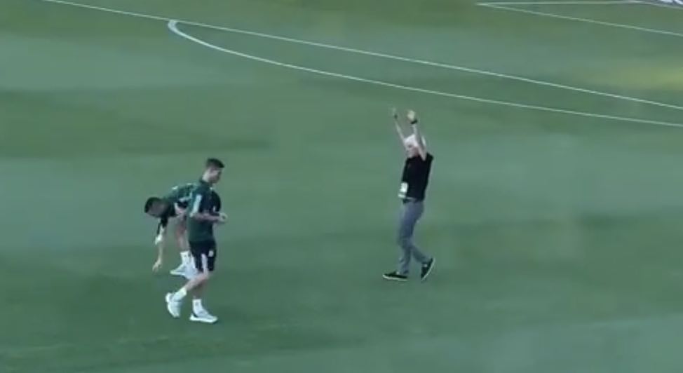 Ύψωσε τα χέρια ο Γιοβάνοβιτς - Αποθέωση στη Λεωφόρο! (vid)