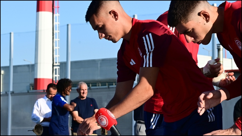 Νέες φωτογραφίες με τον Αλεξανδρόπουλο στον Ολυμπιακό (pics) Νέες φωτογραφίες με τον Αλεξανδρόπουλο στον Ολυμπιακό (pics)