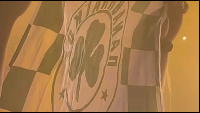 Με... σημαία του Παναθηναϊκού σε νυχτερινό μαζί στην Σκόπελο ο Κωνσταντίνος Βασάλος (pic)