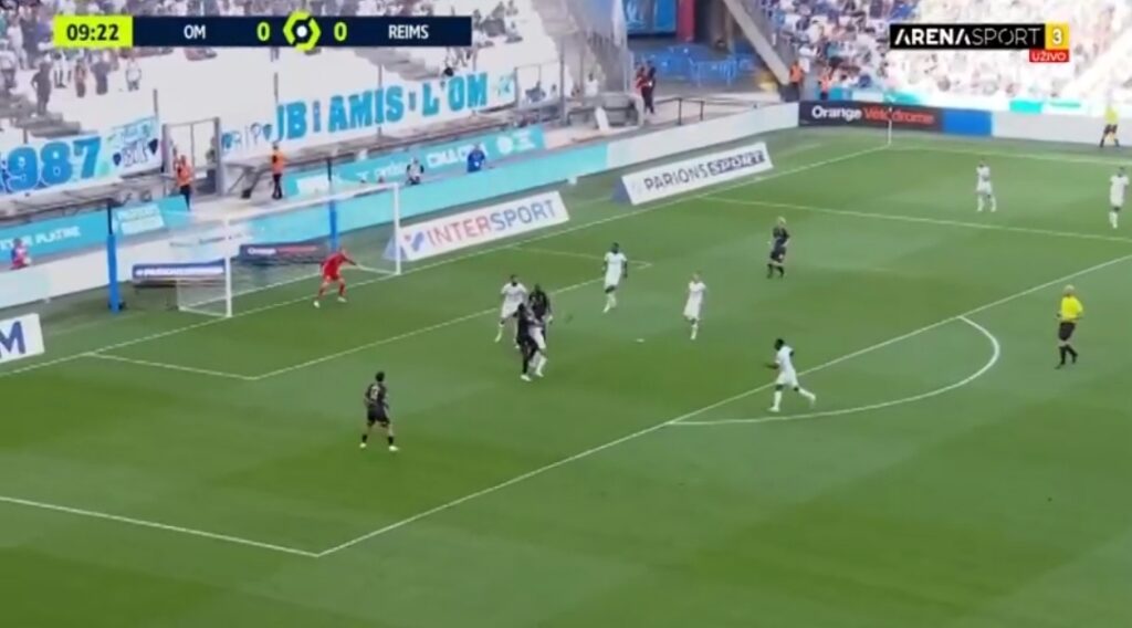 Γκολ και σοκ για τη Μαρσέιγ με τη… σέντρα! (vid)