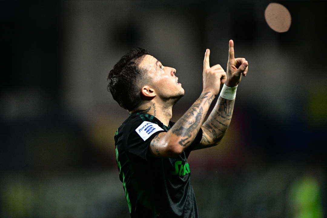 Μπερνάρ: Οι δηλώσεις μετά το χατ-τρικ και τη... μπάλα που πήρε!