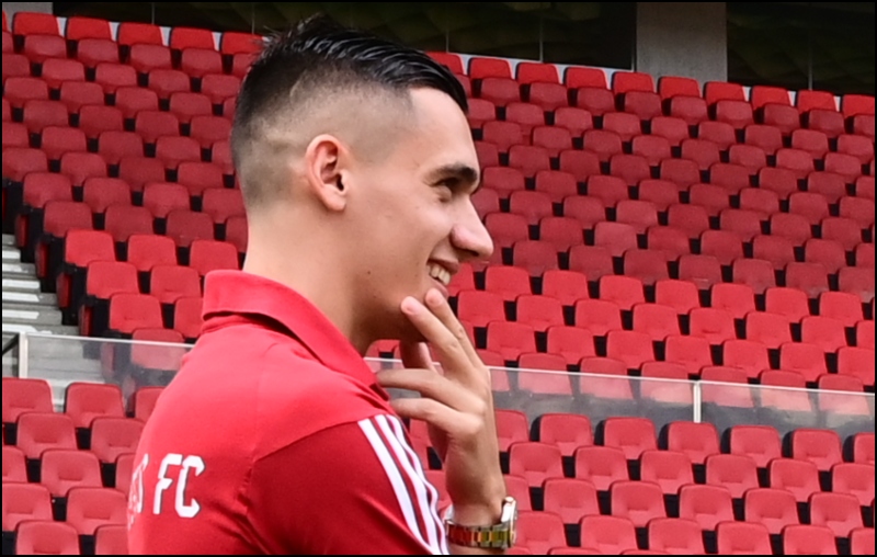 Ολυμπιακός: Χέσε έξω, Αλεξανδρόπουλος μέσα!