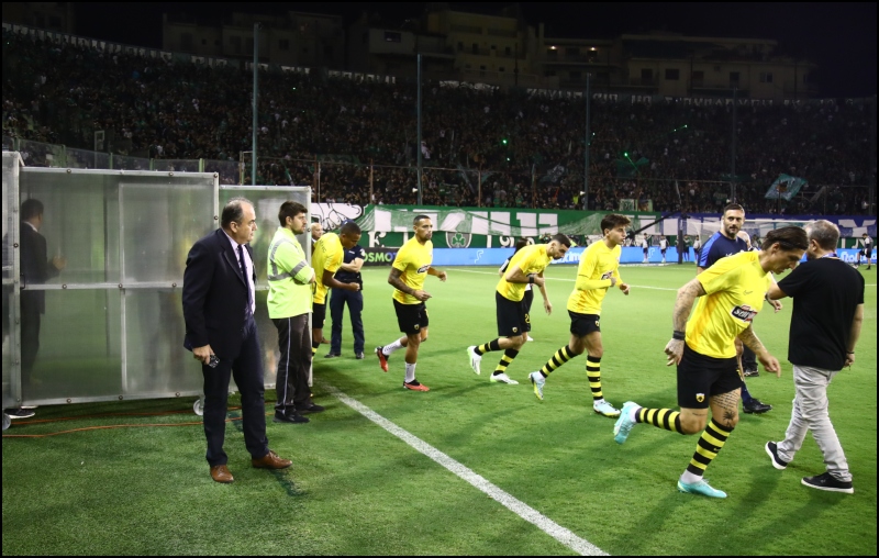 Παναθηναϊκός - ΑΕΚ: Έφυγε από το γήπεδο και... ξαναγύρισε η Ένωση!