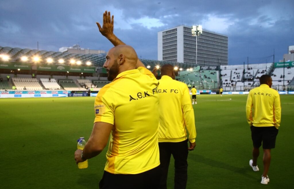 Προκλητικός Άμραμπατ: Χαιρέτησε τη Θύρα 13