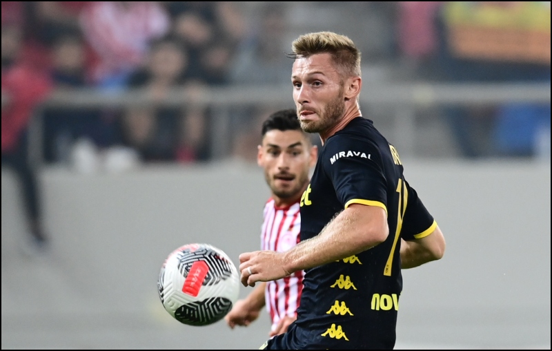 Αυτογκόλ... και τραυματισμός για Μπράμπετς στο «Καραϊσκάκης»