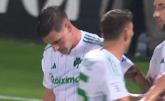 Μπήκε με τη μπάλα στα δίχτυα ο Βέρμπιτς, νέο προβάδισμα το Τριφύλλι - Δείτε το γκολ (vid)