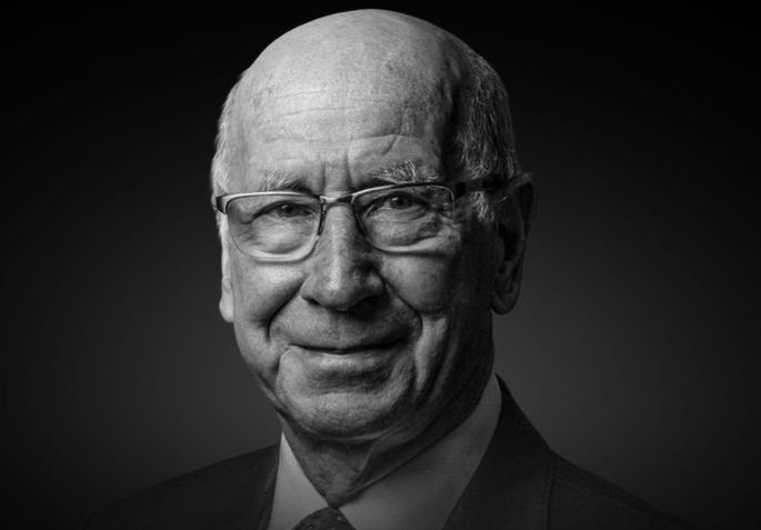 Στα «μαύρα» η Γιουνάιτεντ: Πέθανε ο Μπόμπι Τσάρλτον! (pic)